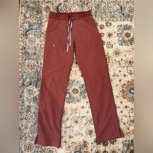 Figs Cade Cargo Scrub Pants Mauve